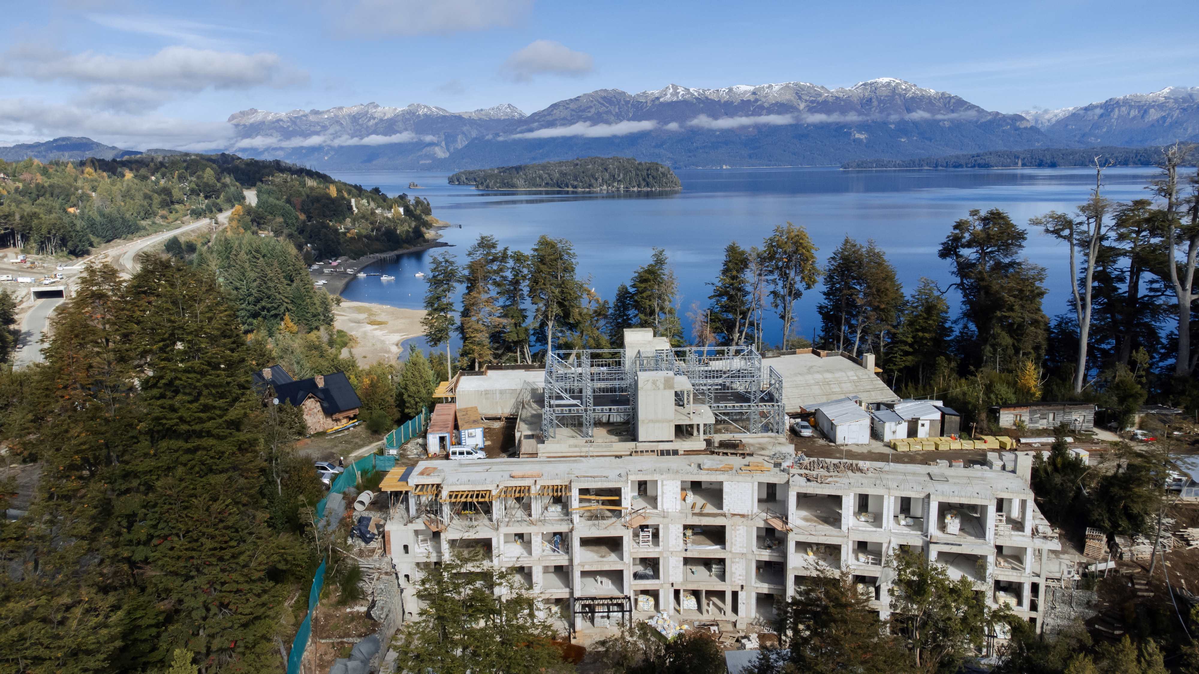 Is it possible to combine concrete and steel frame in the same building